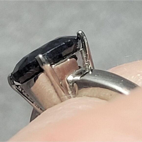 Midnight Sapphire Solitare Ring - Picture 5 of 14